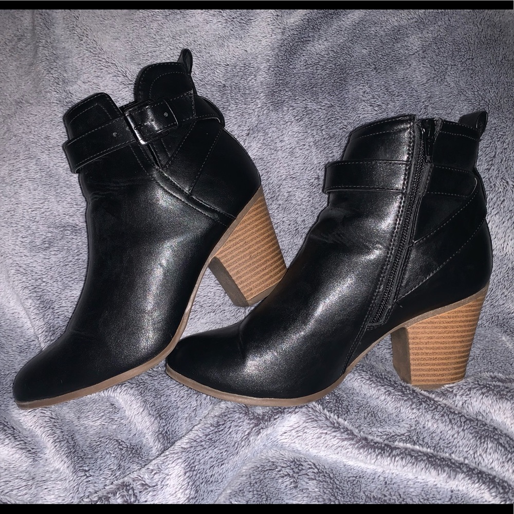 Black Heeled Boots, Side Zip, Memory Foam 8.5 W
